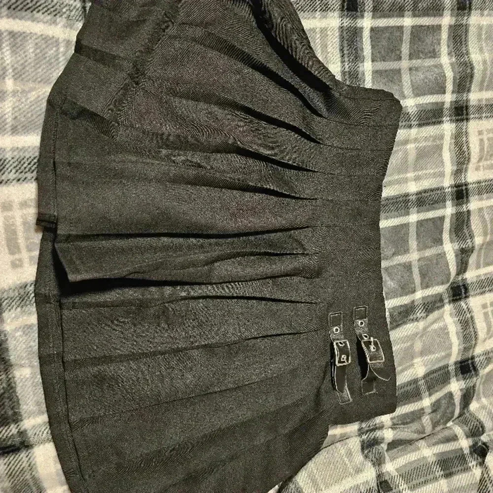 Elegant Black Pleated Skirt